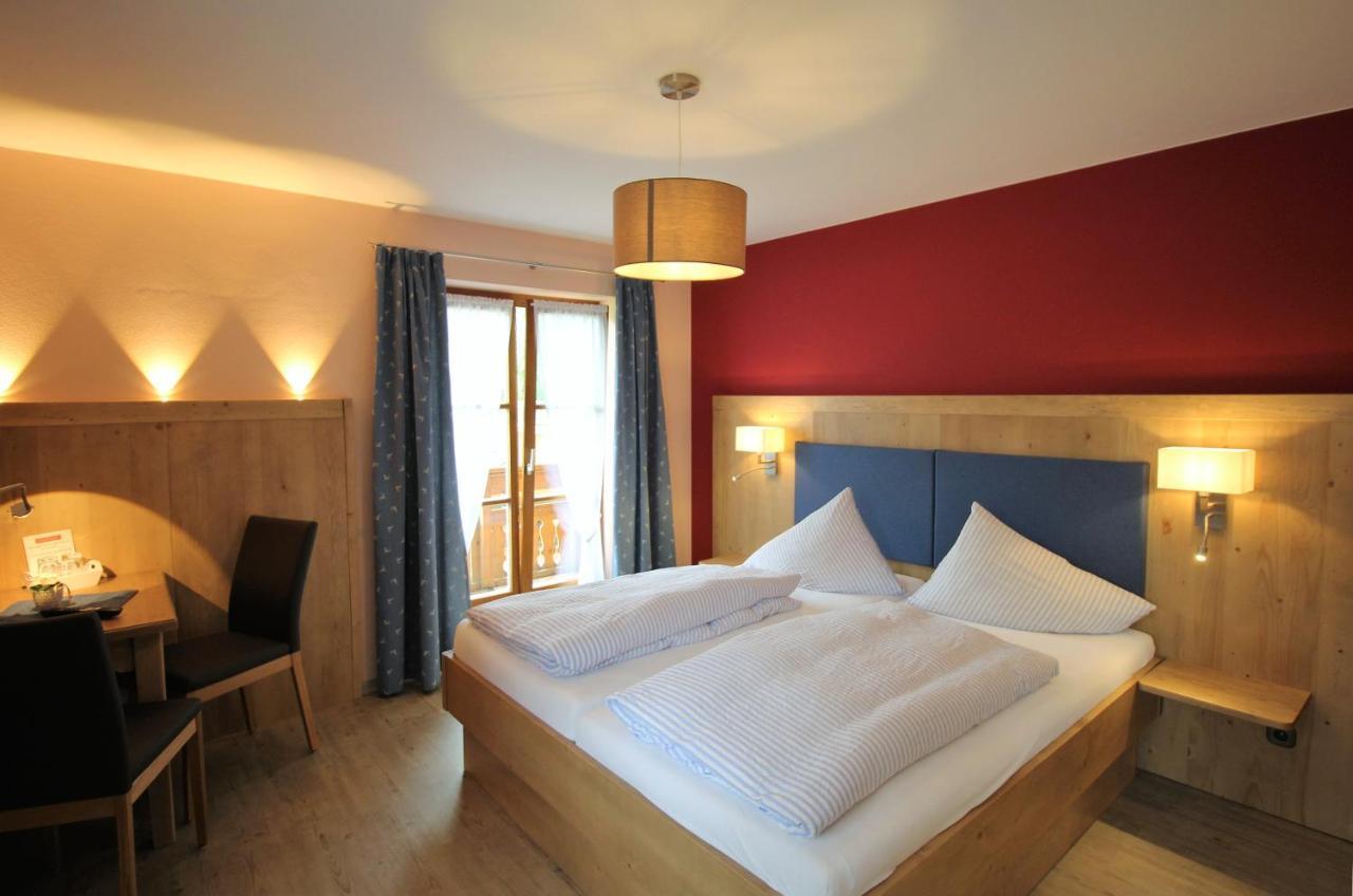 Gaestehaus Alpin - Inkl. Chiemgau-Karte Bergen  Ngoại thất bức ảnh